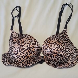 Ladies Bra Victoria Secret push up 32c